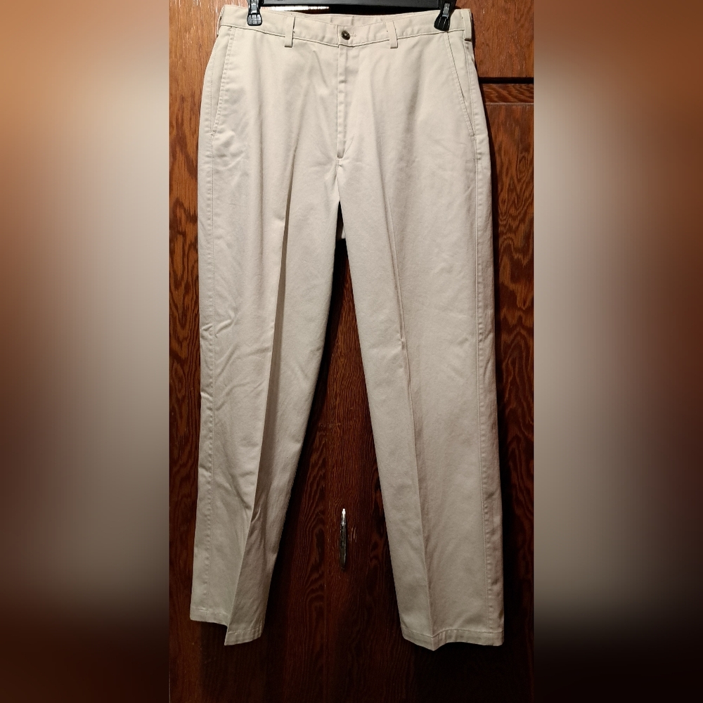 St. John's Bay Men's Classic Tan Pants 34x32